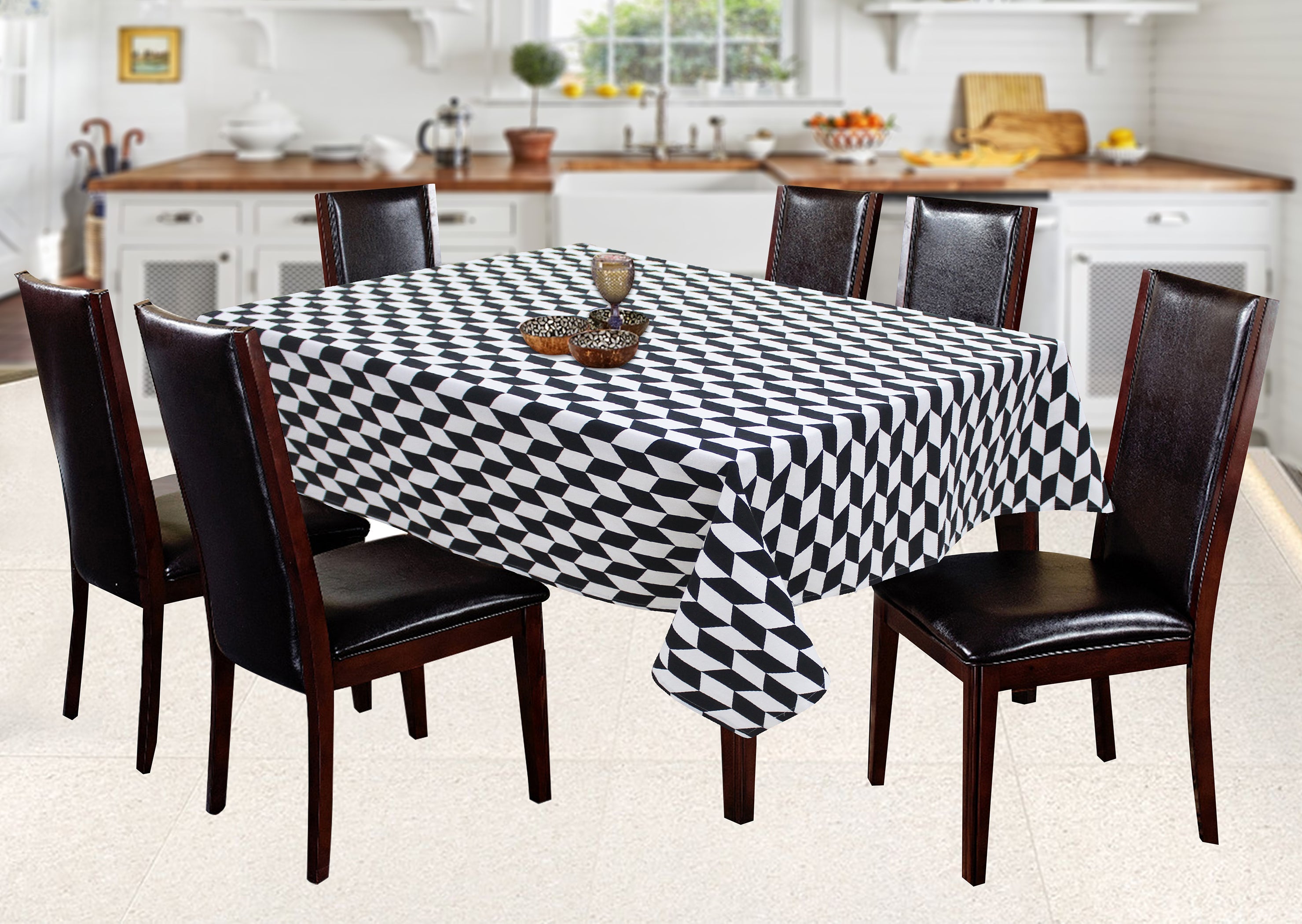 Cotton Black & White Damask 4 Seater Table Cloths