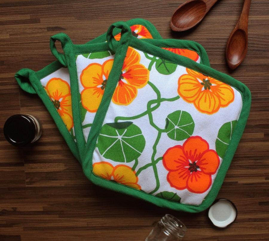Cotton Green and Orange Flower With Green Piping Pot Holders Pack Of 3