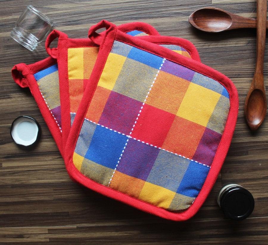 Cotton Adukalam Check With Red Piping Pot Holders Pack Of 3