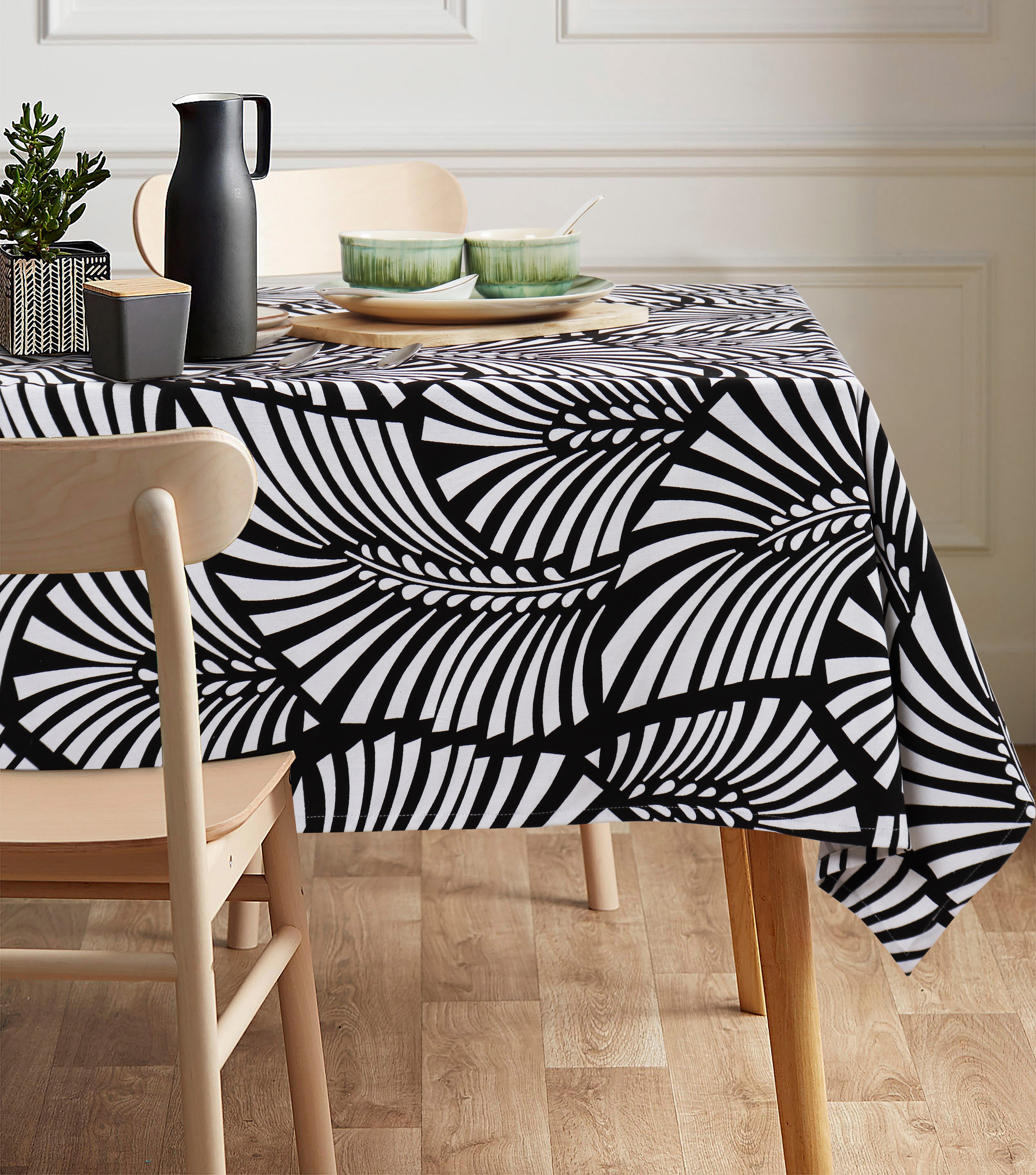 Cotton Black Zebra 6 Seater Table Cloths