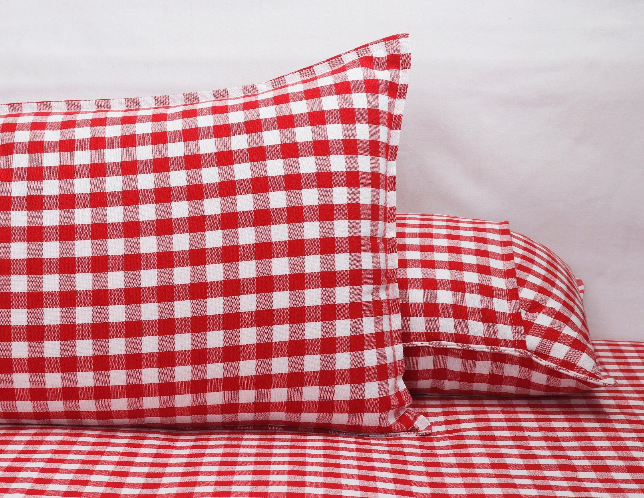 Cotton Checkered Bedsheet with Pillow Covers (Red)