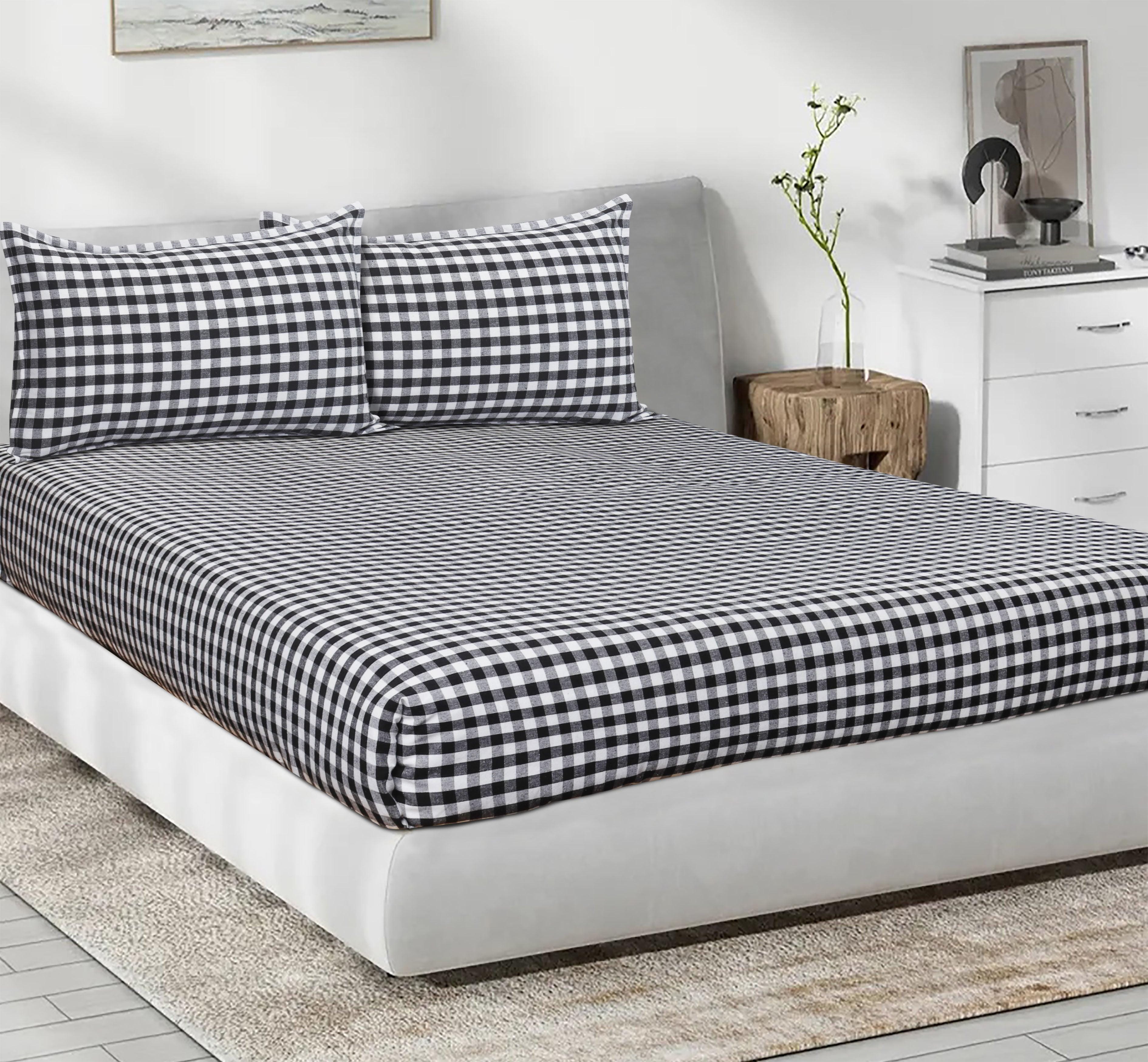 Cotton Checkered Bedsheet with Pillow Covers (Solid Black)