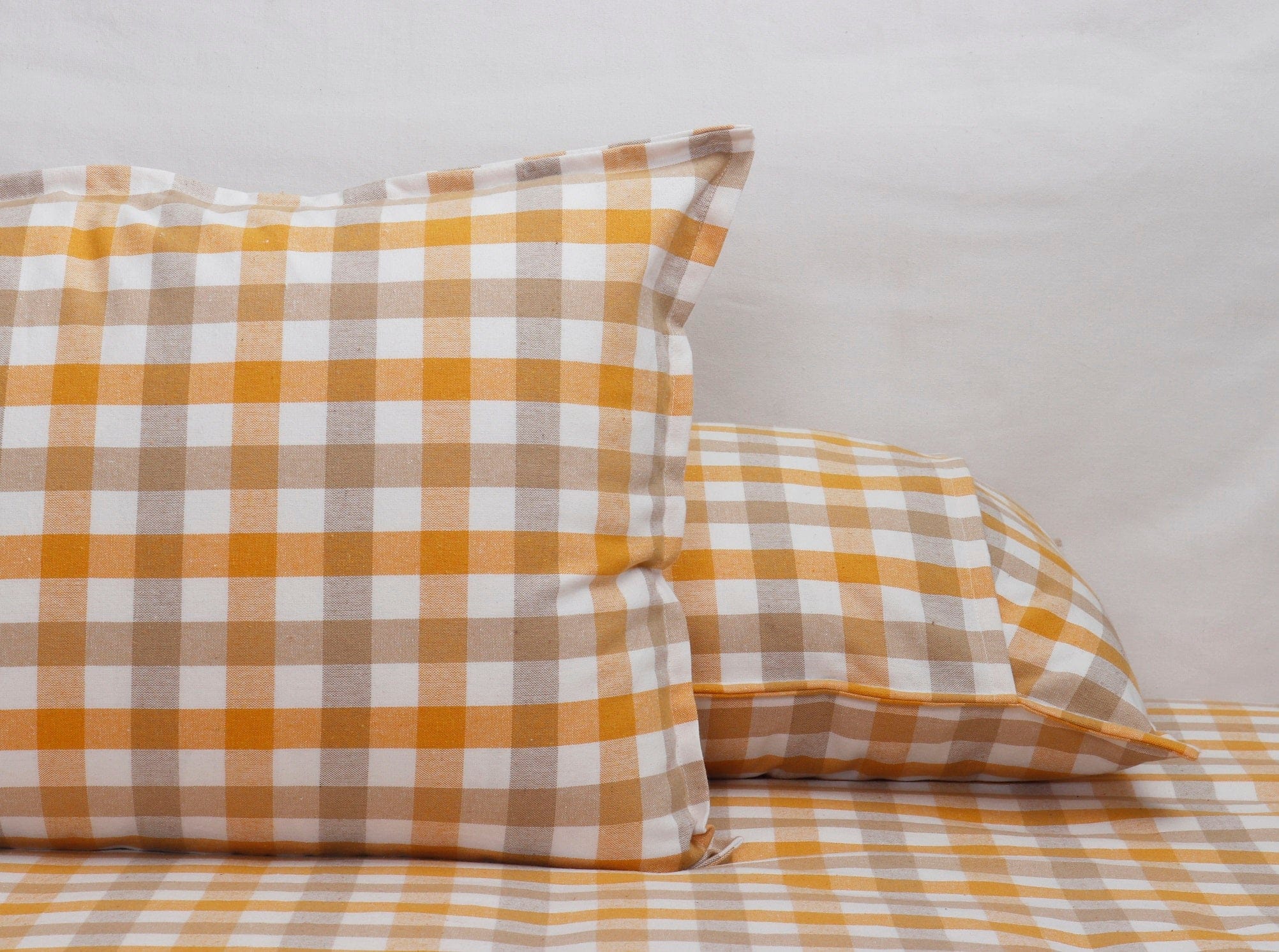 Cotton Checkered Bedsheet with Pillow Covers (Yellow, Beige)