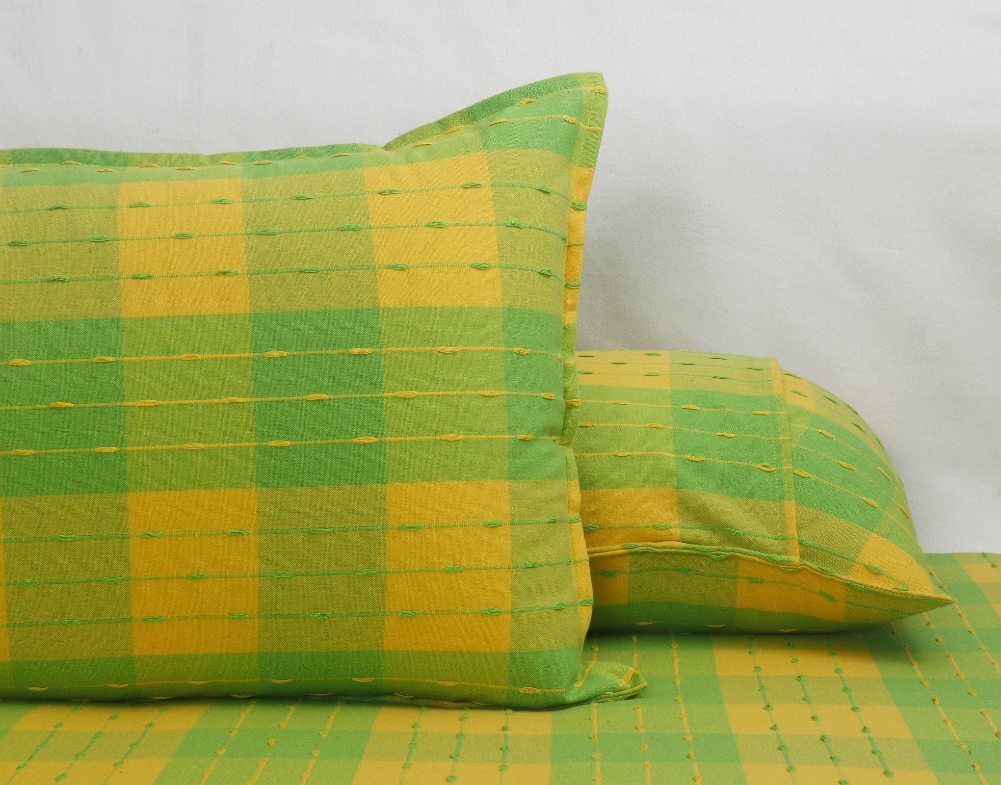 Cotton Designer Dobby Checkered Bedsheet with Pillow Covers (Green, Yellow)