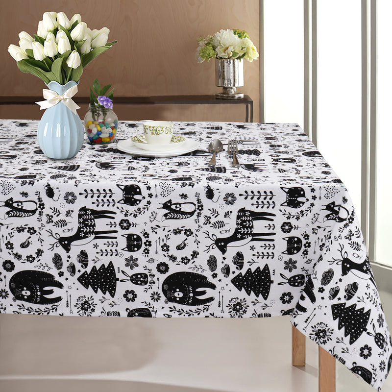 Cotton Wild Animals 6 Seater Table Cloths Pack Of 1