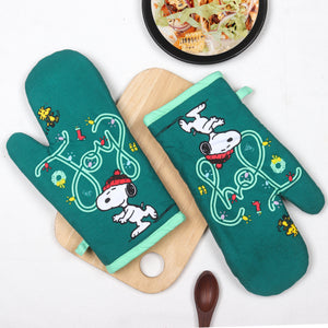 Cotton Christmas Printed Oven Gloves Pack Of 2