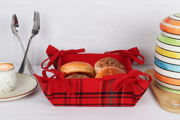 Cotton Christmas Checked Pattern Dining & Kitchen Bread Basket Pack Of 1