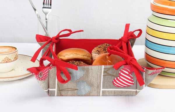 Cotton Christmas Heart Printed Pattern Dining & Kitchen Bread Basket Pack Of 1