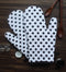 Cotton White Polka Dot Oven Gloves Pack Of 2 freeshipping - Airwill