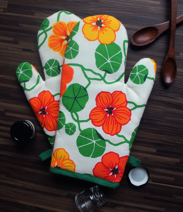 Cotton Green and Orange Flower With Green Piping Oven Gloves Pack Of 2 freeshipping - Airwill